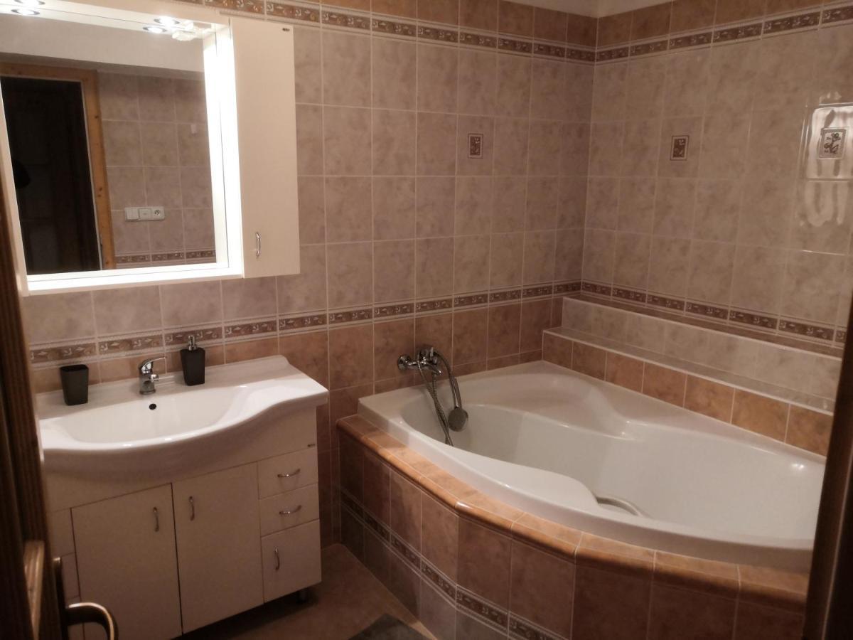 Apartment Lipno Sumava Pro 8 Hostu 伏尔塔瓦河畔利普诺 外观 照片